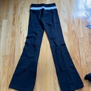 lululemon sz.2 groove pant black&white reversible